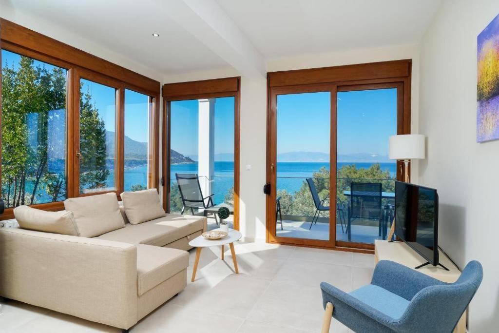 Villa Victoria By La Scala Beach Лименас Екстериор снимка