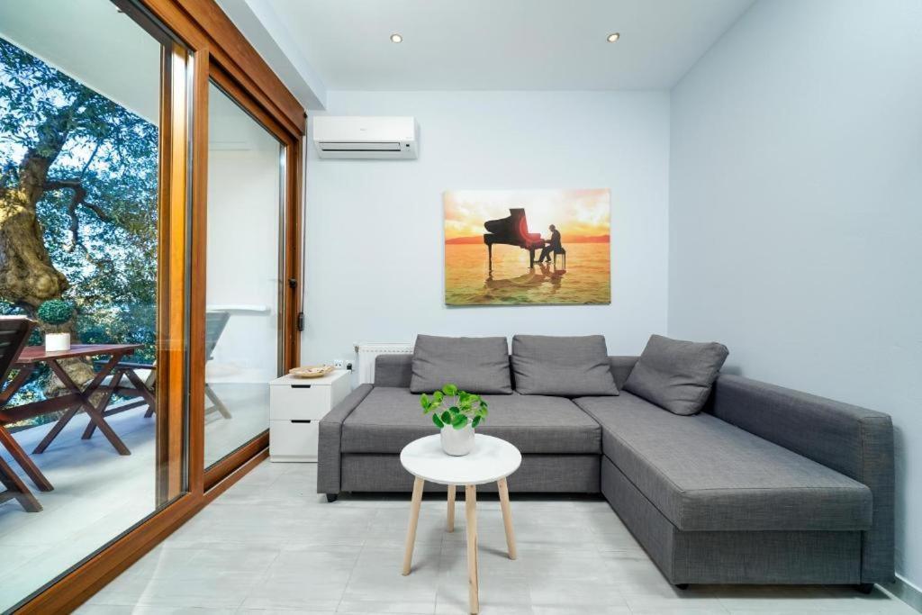 Villa Victoria By La Scala Beach Лименас Екстериор снимка